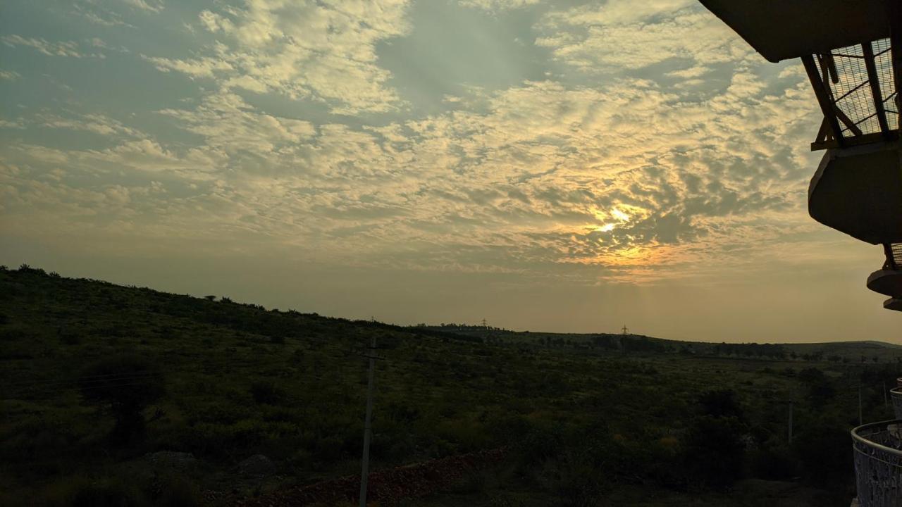Kanthi Resorts Badami Bāgalkot Kültér fotó