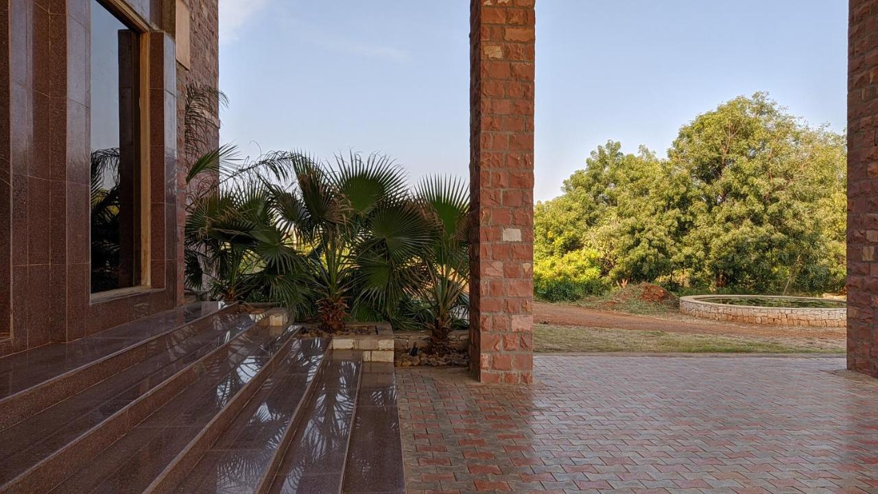 Kanthi Resorts Badami Bāgalkot Kültér fotó