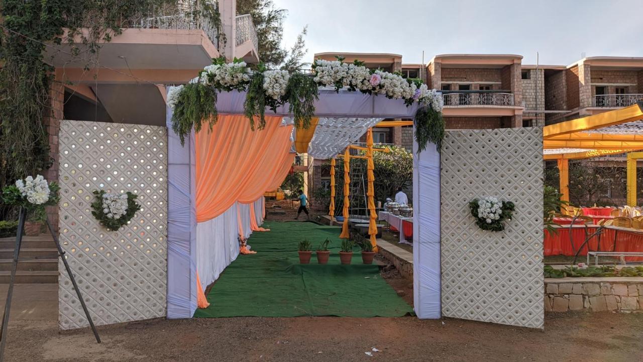 Kanthi Resorts Badami Bāgalkot Kültér fotó