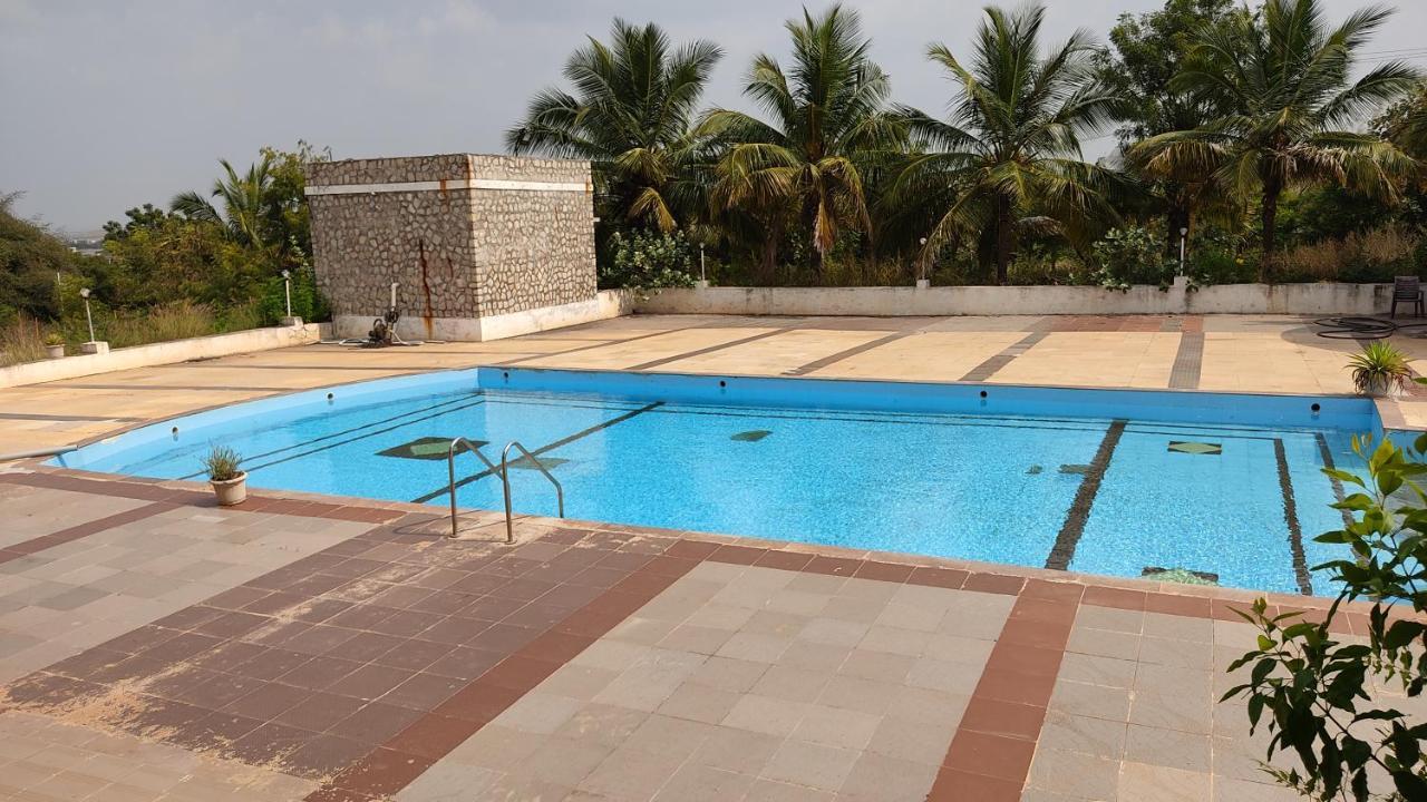 Kanthi Resorts Badami Bāgalkot Kültér fotó